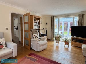 Sitting room- click for photo gallery